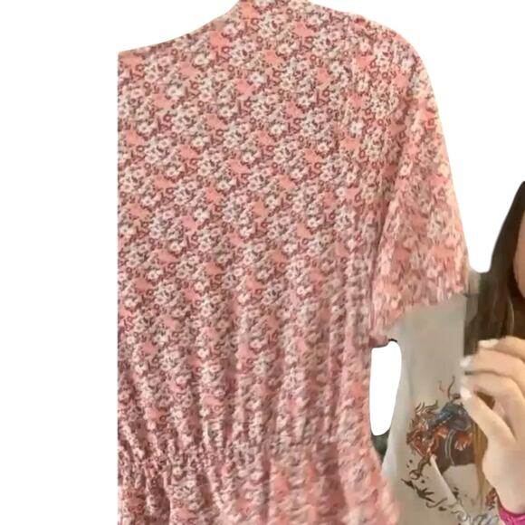 Kaileigh Ditsy Floral Dress, Sizes Medium or Large, New with Tag MSRP $99 - Picture 7 of 13